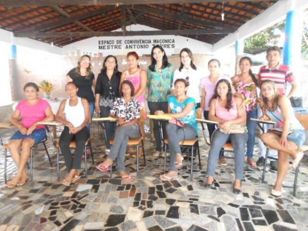 Secretária de Ação Social faz reunião com monitores de programa - Imagem 2