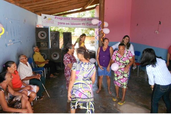 A Prefeita de Currais Claudia Lobo Promove mais um encontro dos idosos no CRAS, - Imagem 17