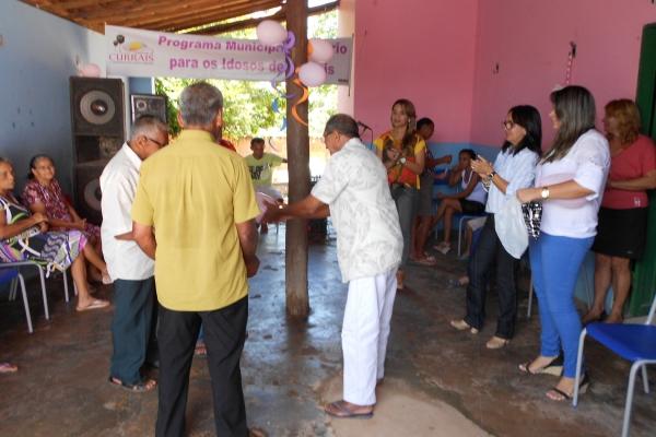 A Prefeita de Currais Claudia Lobo Promove mais um encontro dos idosos no CRAS, - Imagem 14