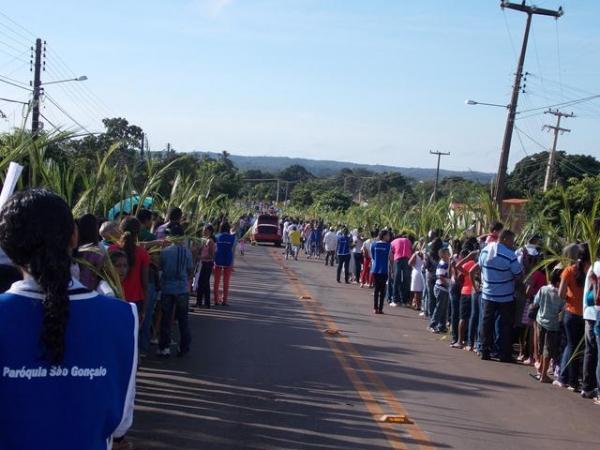 Procissão e missa do Domingo de Ramos abrem Semana Santa em Batalha - PI - Imagem 9