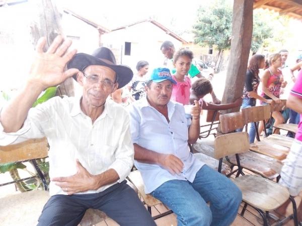 Vice-prefeito mantém a tradição de distribuição de cestas básicas na semana santa. - Imagem 12