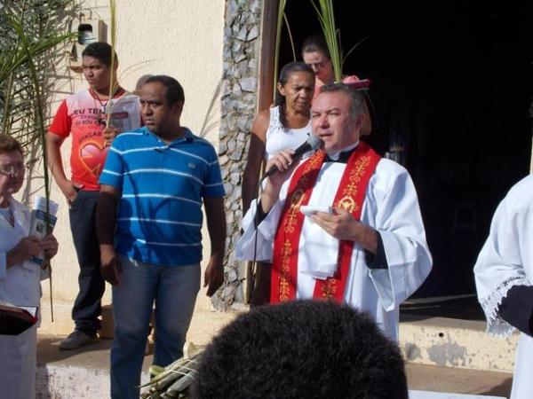 Procissão e missa do Domingo de Ramos abrem Semana Santa em Batalha - PI - Imagem 11