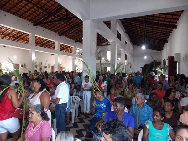 Procissão e missa do Domingo de Ramos abrem Semana Santa em Batalha - PI - Imagem 5