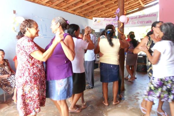 A Prefeita de Currais Claudia Lobo Promove mais um encontro dos idosos no CRAS, - Imagem 3