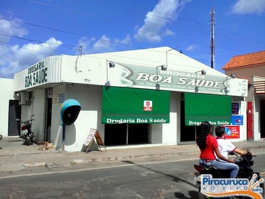 Ladrão entra pelo forro de farmácia para praticar roubo em Piracuruca - Imagem 1