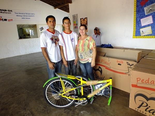 Secretaria Municipal de Educação de Dom Expedito Lopes entrega  bicicletas do Programa Pedala Piauí.  - Imagem 10