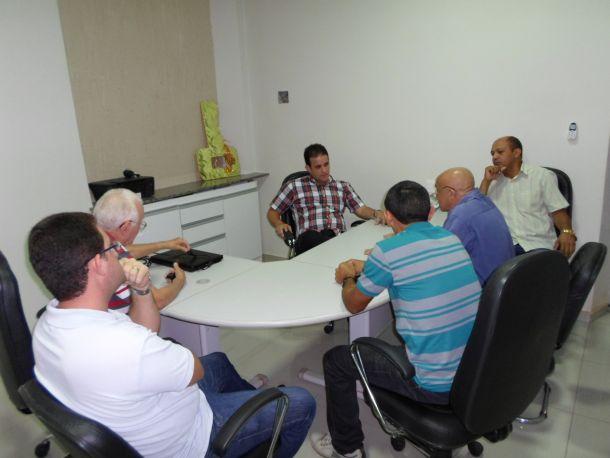 Prefeito Diego Teixeira assume administração e faz conferência de patrimônio