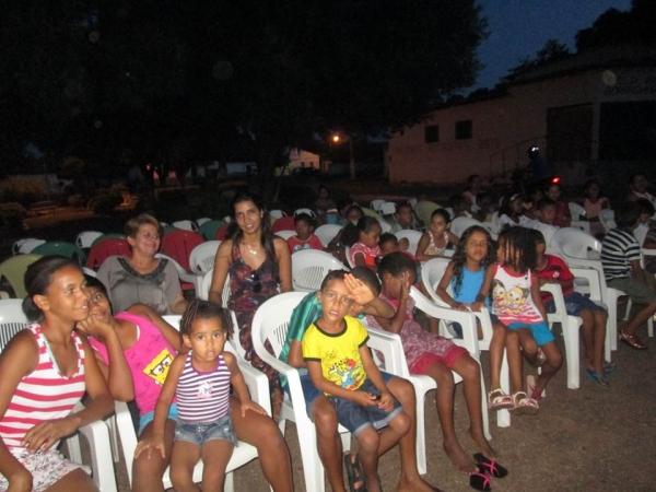 Segundo CINE CRAS realizado pela  Secretaria Municipal de Assistência Social - Imagem 2