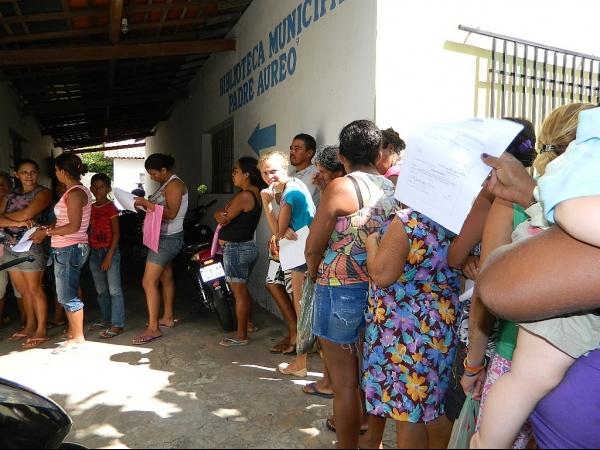 Prefeitura entrega cestas básicas para famílias carentes - Imagem 1