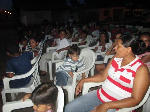 Segundo CINE CRAS realizado pela  Secretaria Municipal de Assistência Social - Imagem 8