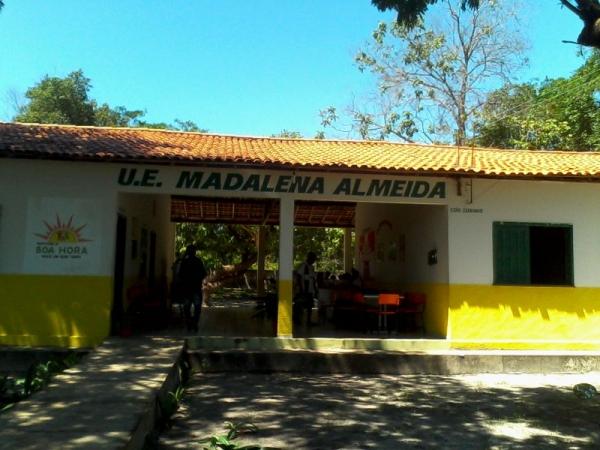 Prefeito Zé Resende participa de Festa da Páscoa em escolas municipais - Imagem 5