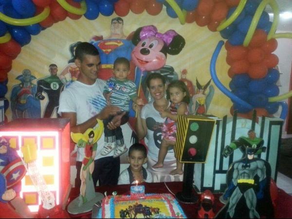 Heitor, comemora seu primeiro aninho com o pai e amiguinhos - Imagem 35