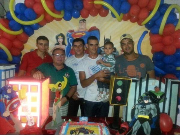 Heitor, comemora seu primeiro aninho com o pai e amiguinhos - Imagem 39