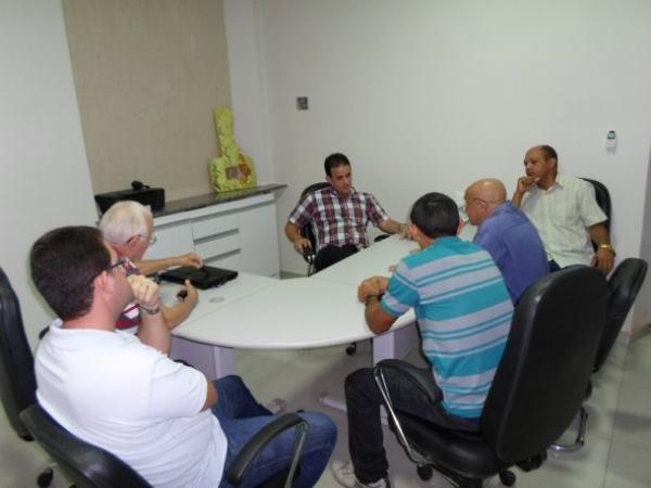 Prefeito Diego Teixeira assume administração e faz conferência de patrimônio - Imagem 3