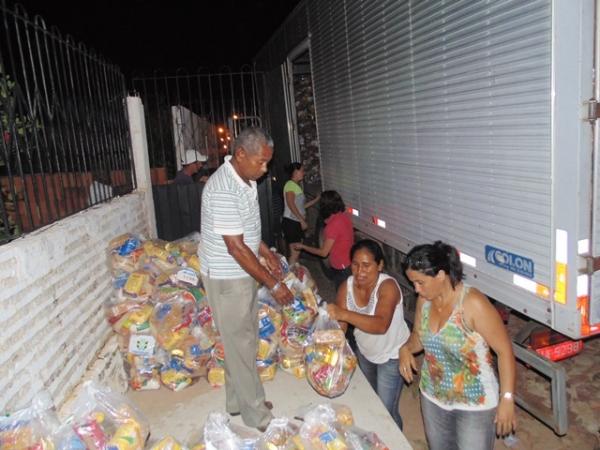 Prefeitura e Semasc fazem doação de cestas básicas na Semana Santa - Imagem 6