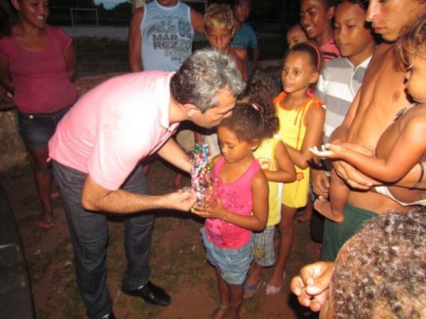 Prefeitura realiza entrega de cestas básicas - Imagem 27