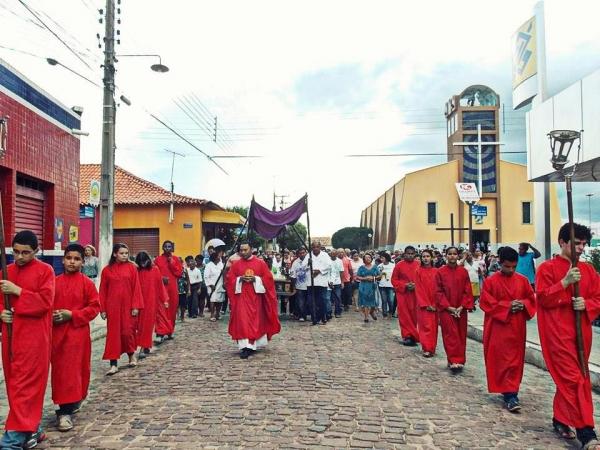 Sexta-Feira Santa é marcada por procissão - Imagem 5