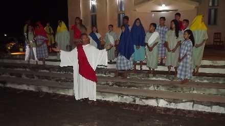 Espetáculo da Paixão de Cristo emociona milhares de pessoas em São João do Arraial  - Imagem 3