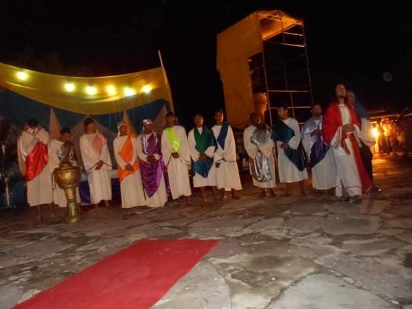 Encenação da Paixão de Cristo emociona milhares de pessoas em Valença - Imagem 24