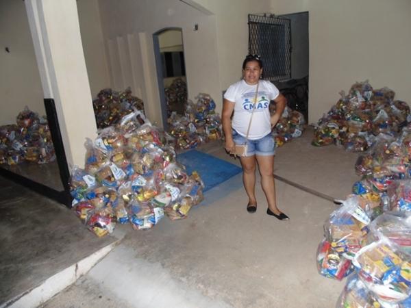 Prefeitura e Semasc fazem doação de cestas básicas na Semana Santa - Imagem 7