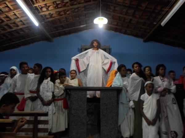 Alunos encenam Paixão de Cristo no Povoado Taboquinha - Imagem 23