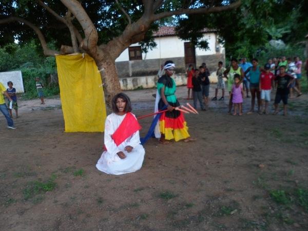 Alunos encenam Paixão de Cristo no Povoado Taboquinha - Imagem 4