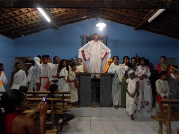 Alunos encenam Paixão de Cristo no Povoado Taboquinha - Imagem 25