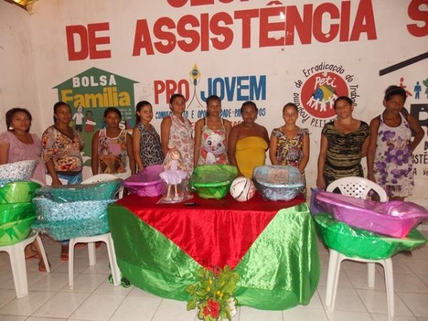 Assistência Social promove encontro com gestantes e distribui kits de enxoval  - Imagem 10