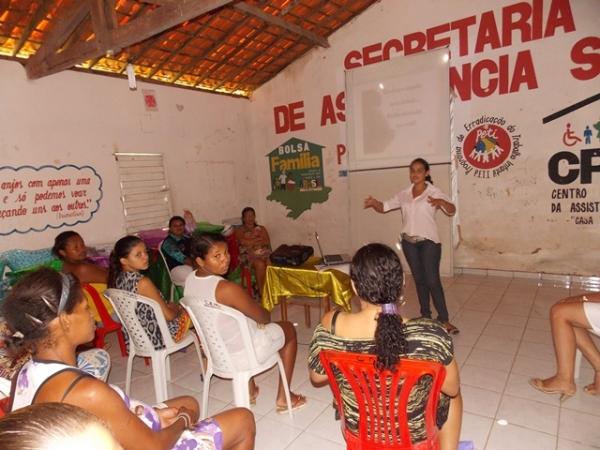 Assistência Social promove encontro com gestantes e distribui kits de enxoval  - Imagem 1