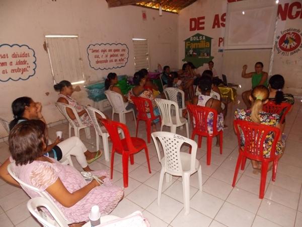 Assistência Social promove encontro com gestantes e distribui kits de enxoval  - Imagem 6