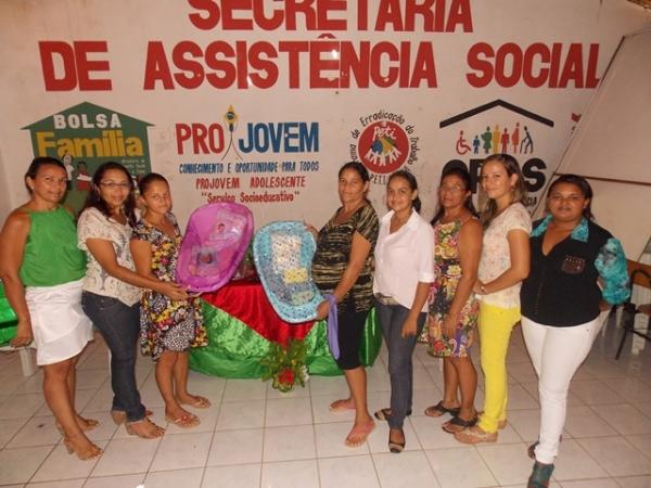 Assistência Social promove encontro com gestantes e distribui kits de enxoval  - Imagem 13