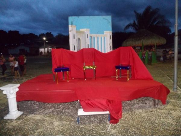 Jovens da Cia de Teatro Persona encenaram Paixão de Cristo em Praça Publica - Imagem 2