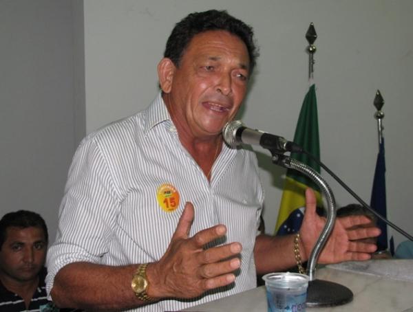 Ex-prefeito Gil passa por cateterismo na capital . - Imagem 1