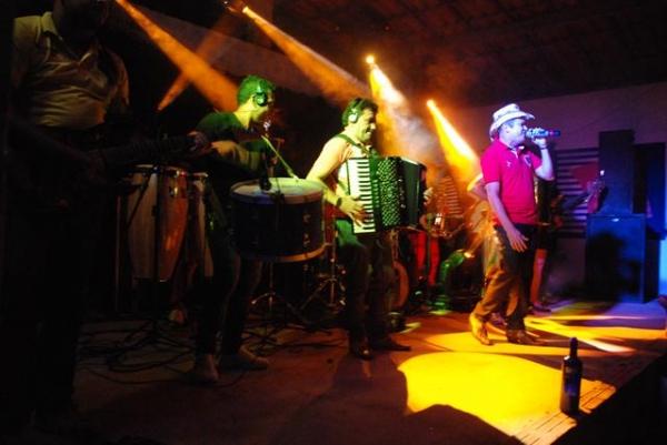 Clube do Dodó ficou pequeno para o Show da Banda Catuaba com Amendoim - Imagem 18