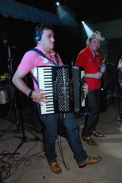 Clube do Dodó ficou pequeno para o Show da Banda Catuaba com Amendoim - Imagem 11