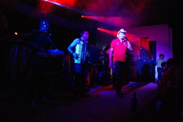 Clube do Dodó ficou pequeno para o Show da Banda Catuaba com Amendoim - Imagem 19