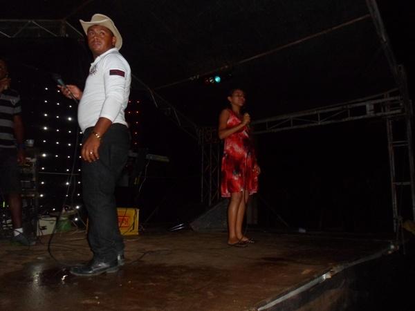 Prefeito Walfredo Filho participa da festa de malhação de Judas no Bairro Novo Horizonte - Imagem 13