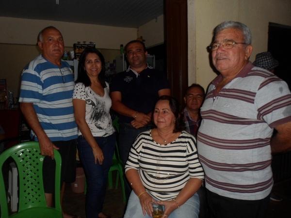 Prefeito Walfredo Filho participa da festa de malhação de Judas no Bairro Novo Horizonte - Imagem 17