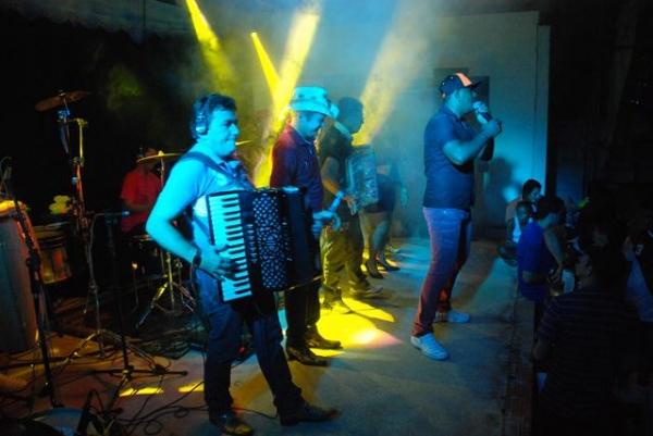 Clube do Dodó ficou pequeno para o Show da Banda Catuaba com Amendoim - Imagem 14