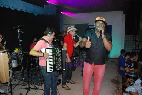 Clube do Dodó ficou pequeno para o Show da Banda Catuaba com Amendoim - Imagem 5