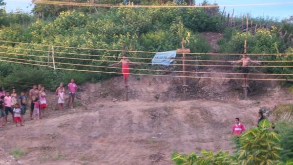 Encenação da Paixão em Pimenteiras emociona população - Imagem 8