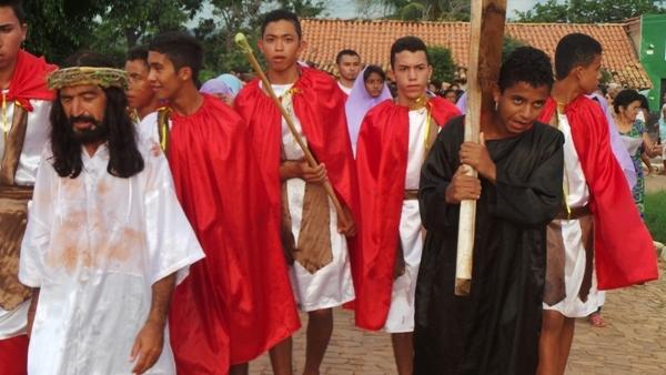 Encenação da Paixão em Pimenteiras emociona população - Imagem 13