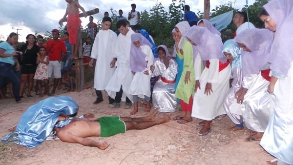 Encenação da Paixão em Pimenteiras emociona população - Imagem 3