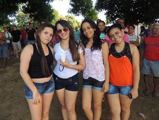 Açude de Água Branca atrai um grande público em dia de lazer - Imagem 8