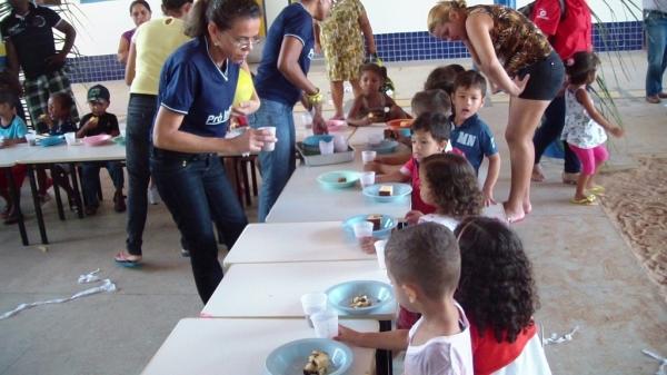 Secretaria de Educação realiza festa de Páscoa para as crianças - Imagem 4