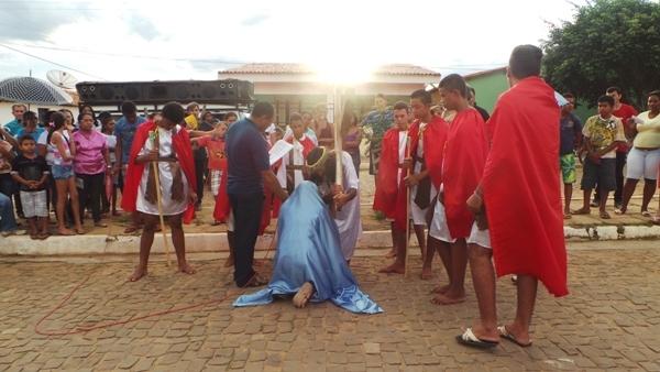 Encenação da Paixão em Pimenteiras emociona população - Imagem 16