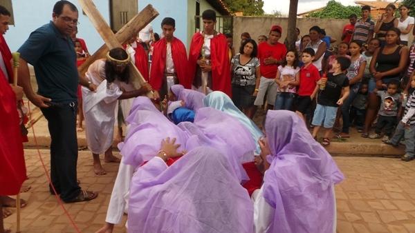 Encenação da Paixão em Pimenteiras emociona população - Imagem 10