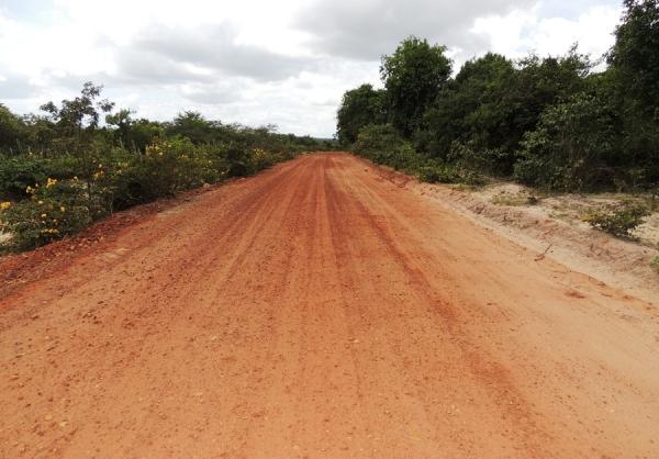 Prefeitura recupera diversas estradas vicinais - Imagem 11