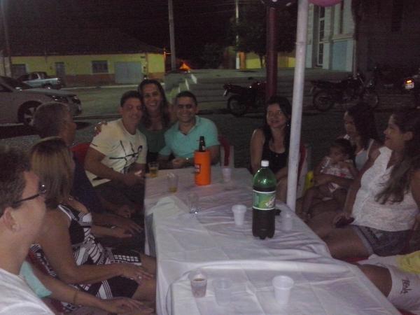 Festa Supresa: Aniversariante Lúcia Lopes é homenageda por amigos e familiares. - Imagem 14