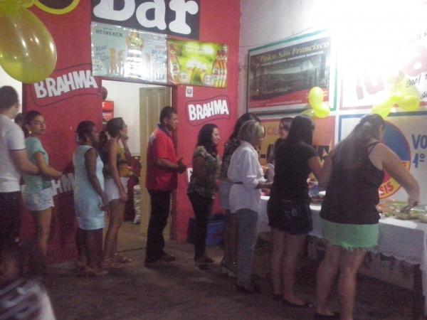 Festa Supresa: Aniversariante Lúcia Lopes é homenageda por amigos e familiares. - Imagem 18